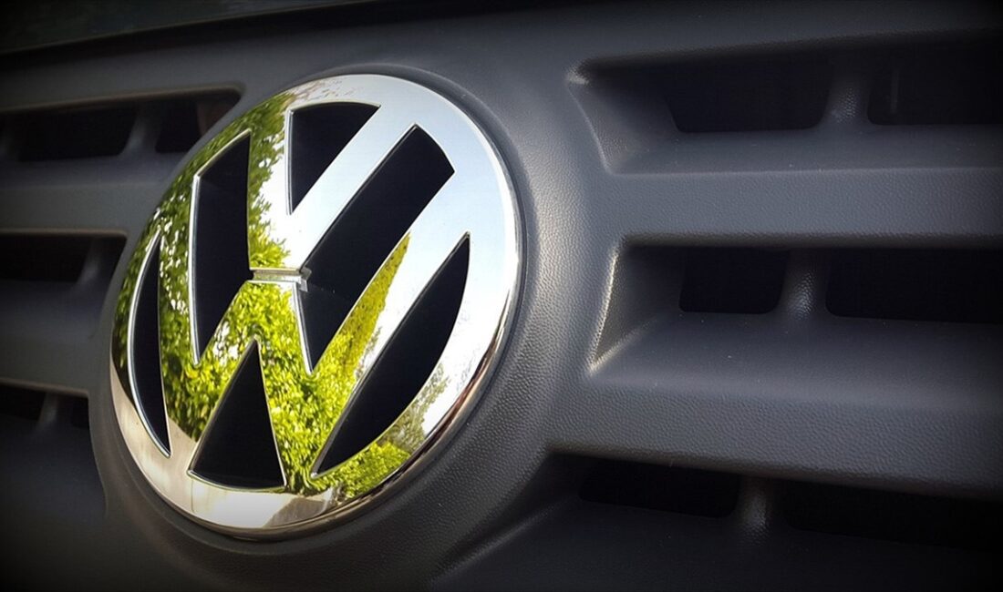 Alman otomobil üreticisi Volkswagen'in 2026'ya kadar 10 milyar avro tutarında