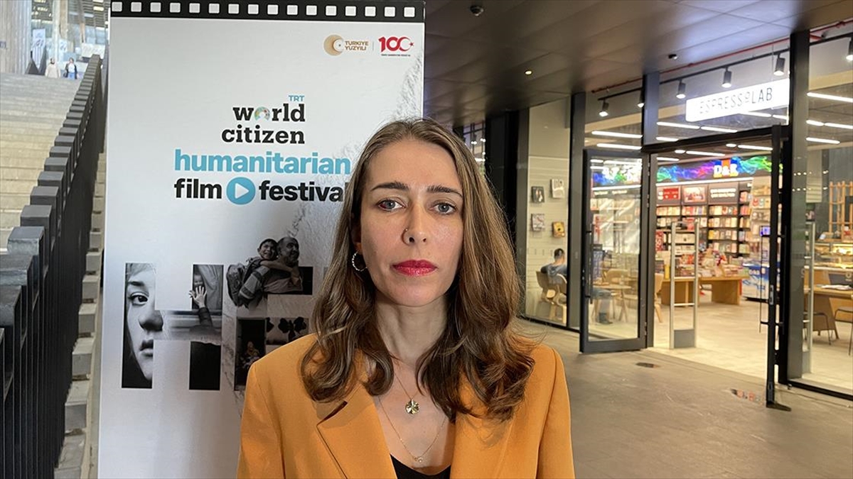 Yönetmenliğini ve senaristliğini üstlendiği "Borç" adlı filmiyle festivallerden ödülle dönen
