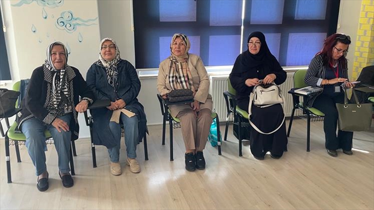 Yozgat'ta üniversite hayallerini gerçekleştiremeyen 55 yaş üstü bireyler, "Tazelenme Üniversitesi"nde