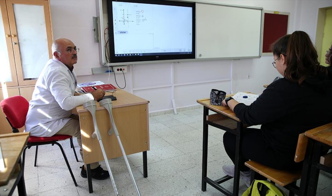 Kayseri'nin Develi ilçesinde yaşayan Ahmet Baldık, küçük yaşta yürüme yetisini