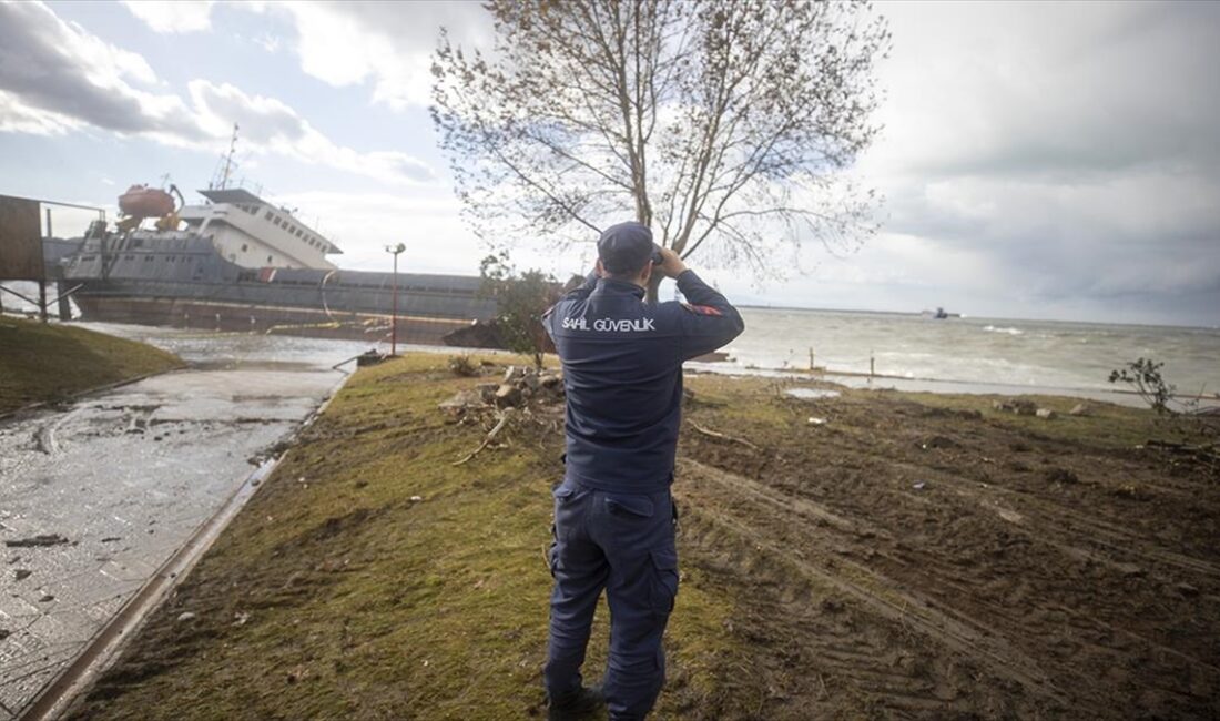 Zonguldak'ta batan geminin kayıp 7 personelini arama çalışmaları sürüyor ZONGULDAK (AA) – Karadeniz Ereğli ilçesinde 19 Kasım’da fırtına nedeniyle
