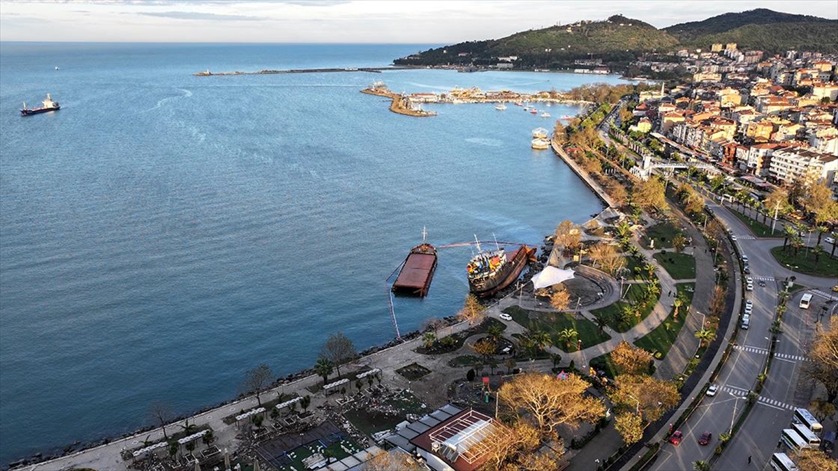 Zonguldak açıklarında batan kuru yük gemisinin kaybolan 11 kişilik mürettebatını