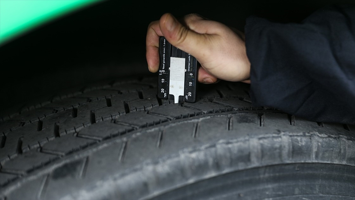 Ulaştırma ve Altyapı Bakanı Uraloğlu, zorunlu kış lastiği uygulamasının İstanbul'da