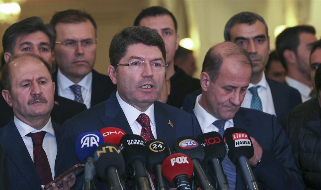 Adalet Bakanı Tunç, "Anayasa'mızın darbeciler tarafından yazdırılmış olması tek başına