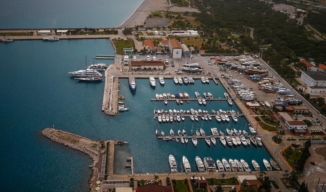 Yat Turizm Derneği Başkanı Begüm Doğulu, deniz turizmi gelirlerinin yüzde