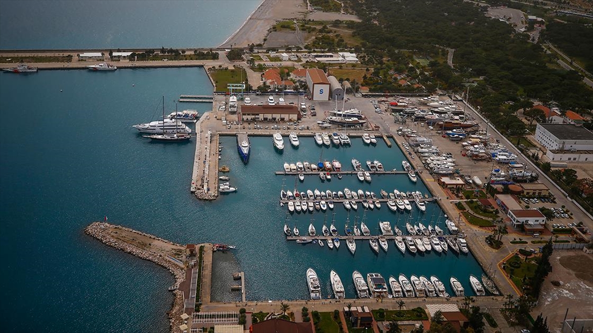 Yat Turizm Derneği Başkanı Begüm Doğulu, deniz turizmi gelirlerinin yüzde