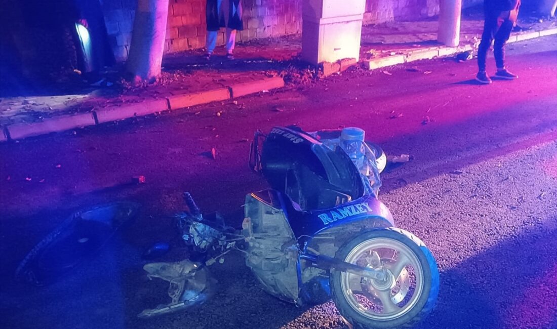 ANTALYA (AA) – Antalya'nın Alanya ilçesinde kaldırıma çarpan motosikletteki 1