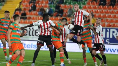 Trendyol Süper Lig'in 18. haftasında Corendon Alanyaspor, Yılport Samsunspor'u 3-1
