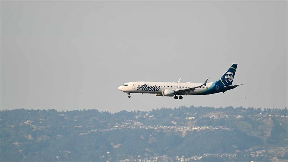 ABD'li hava yolu şirketi Alaska Air, Hawaiian Havayollarını satın almak
