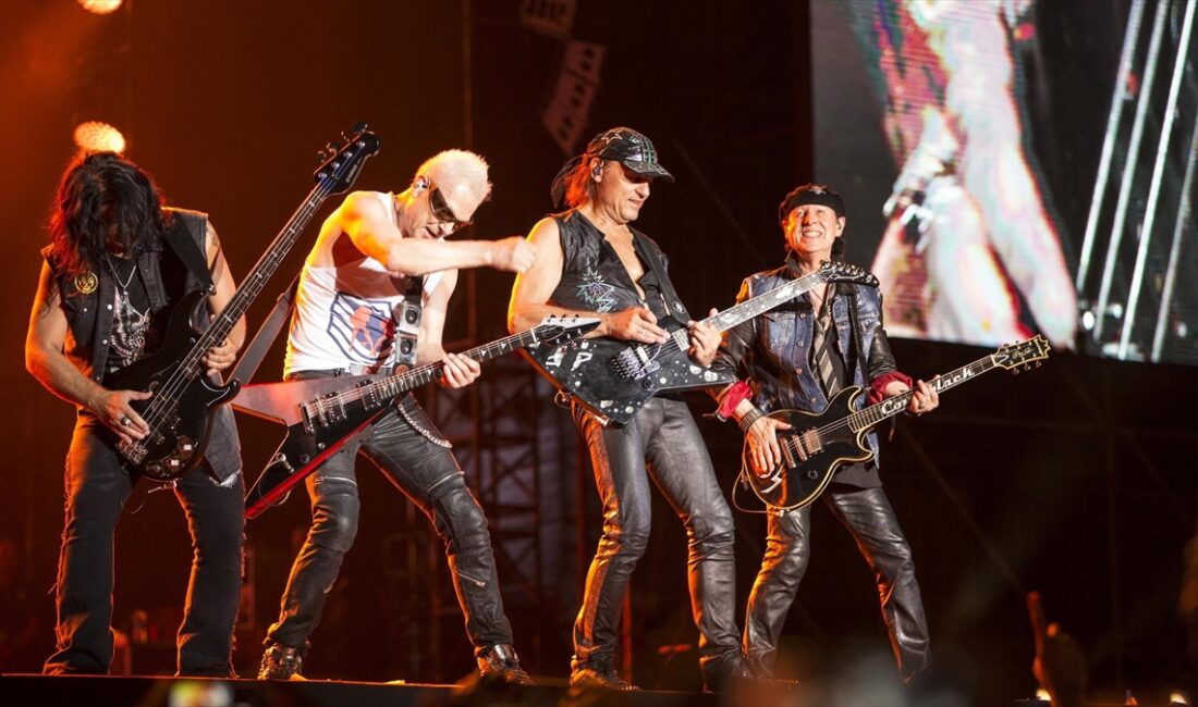 Dünyaca ünlü rock grubu Scorpions, çok sevilen "Love at First