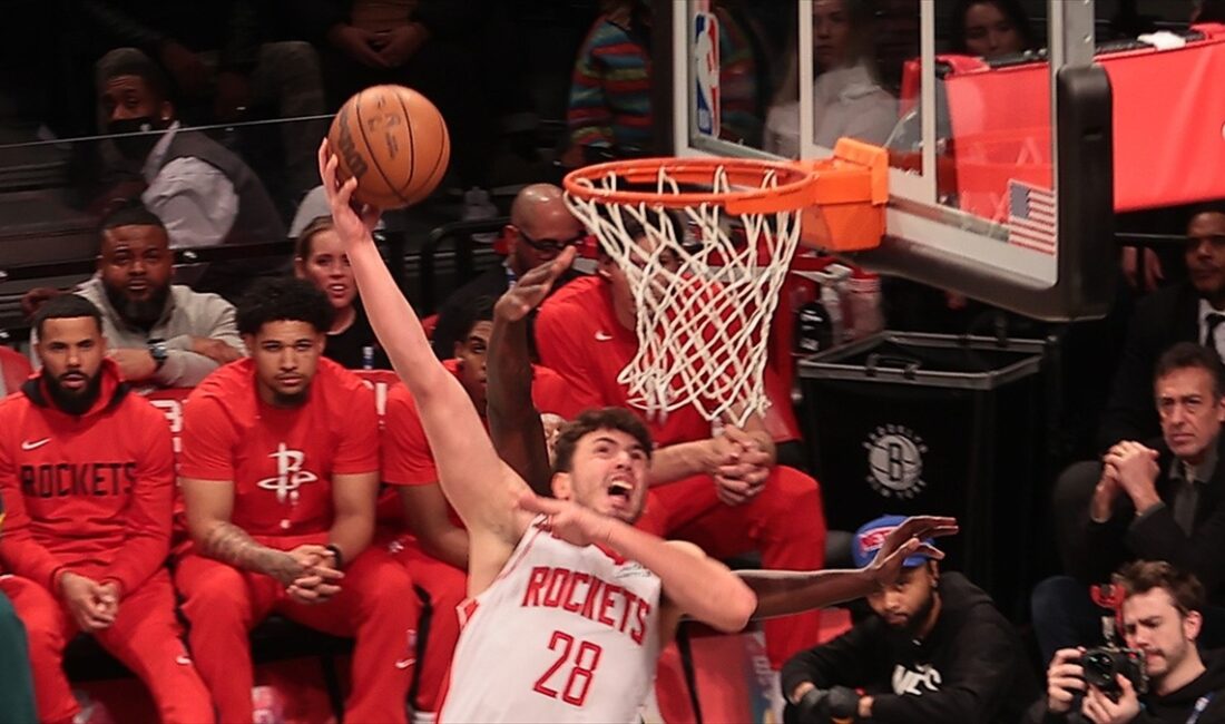 Amerikan Basketbol Ligi'nde (NBA) Houston Rockets, konuk ettiği San Antonio
