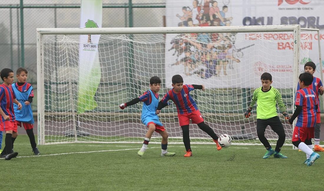 TFF 2. Lig kulüplerinden Altınordu, Gaziantep'te düzenlenen Bölgeler Futbol Turnuvası'yla