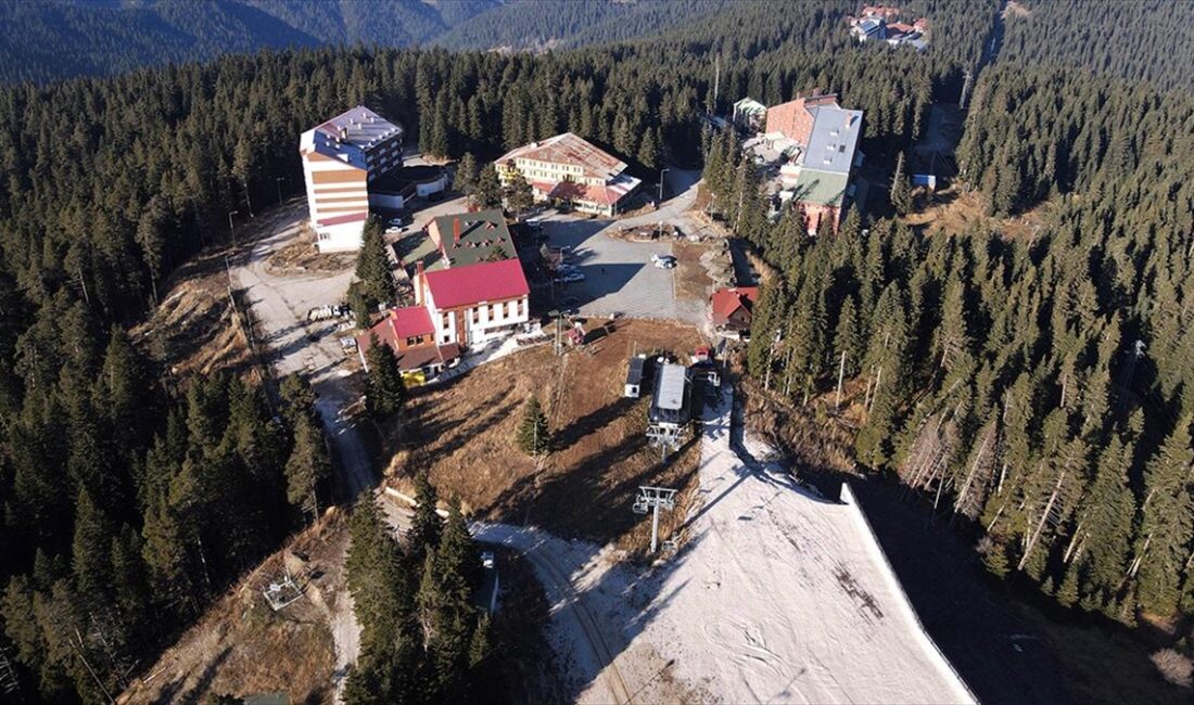 Ilgaz Dağı'ndaki kayak merkezlerinde bakım çalışmaları ve hazırlıklar büyük oranda