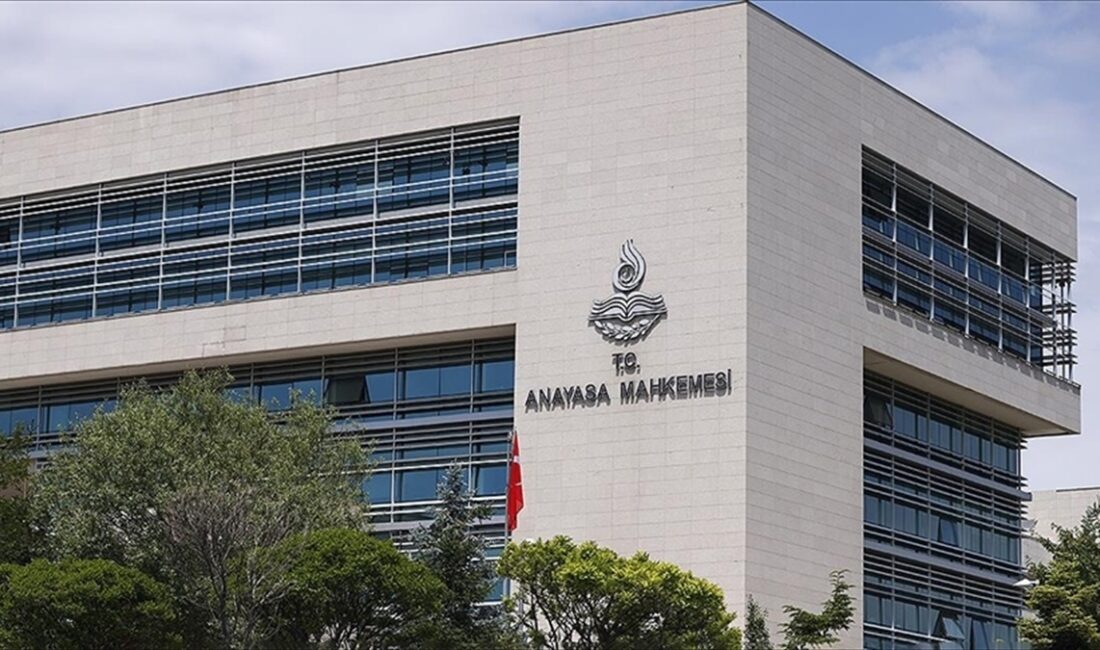 Anayasa Mahkemesi, ismini "B" olarak değiştirmek isteyen kişinin talebinin reddedilmesinin