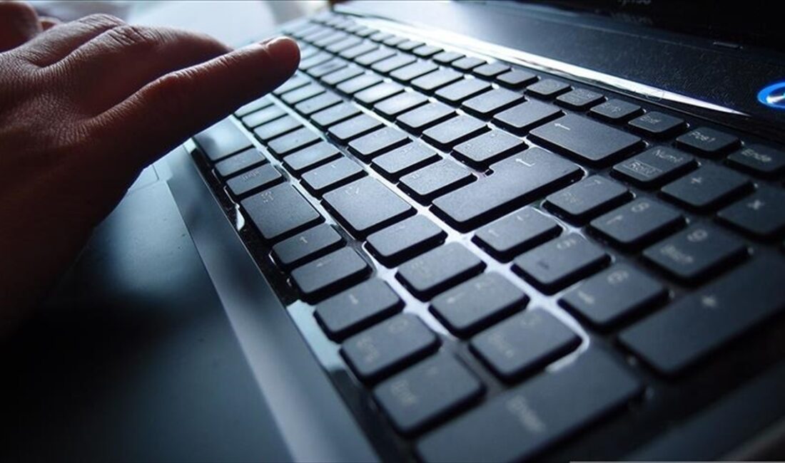 Ankara İl Jandarma Komutanlığının çalışması sonucu yasa dışı 1286 site erişime engellendi ANKARA (AA) – Ankara İl Jandarma Komutanlığından yapılan açıklamada, internet