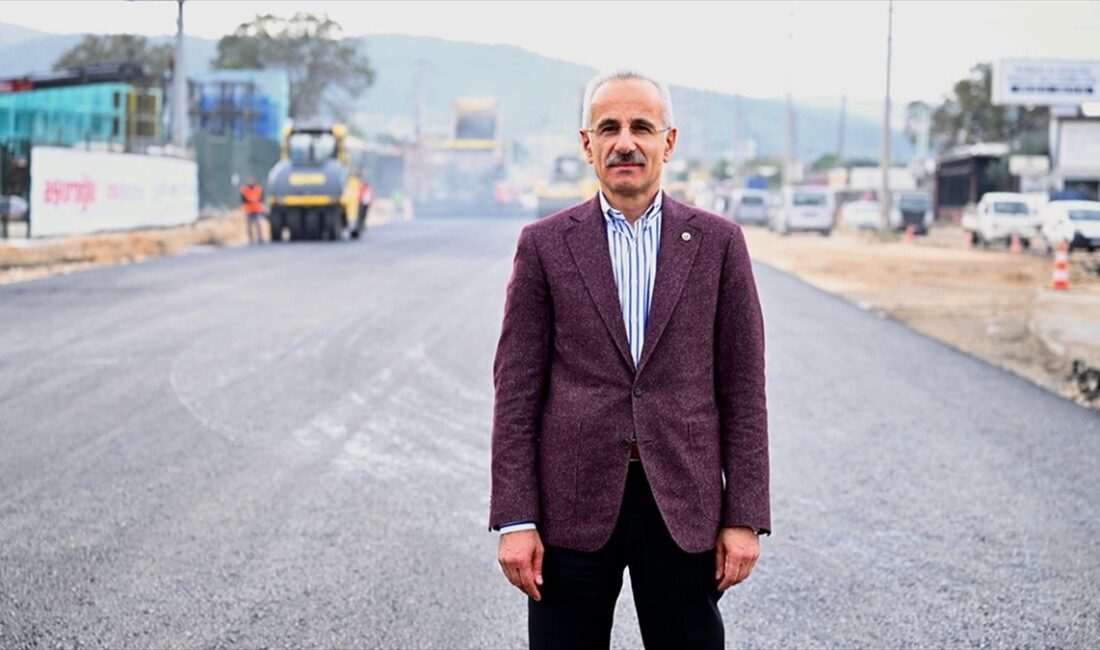 Ankara-Kırıkkale-Delice ve Antalya-Alanya otoyollarının ihaleleri yapıldı Ulaştırma ve Altyapı Bakanı Abdulkadir Uraloğlu, hafta içi yapılan Ankara-Kırıkkale-Delice