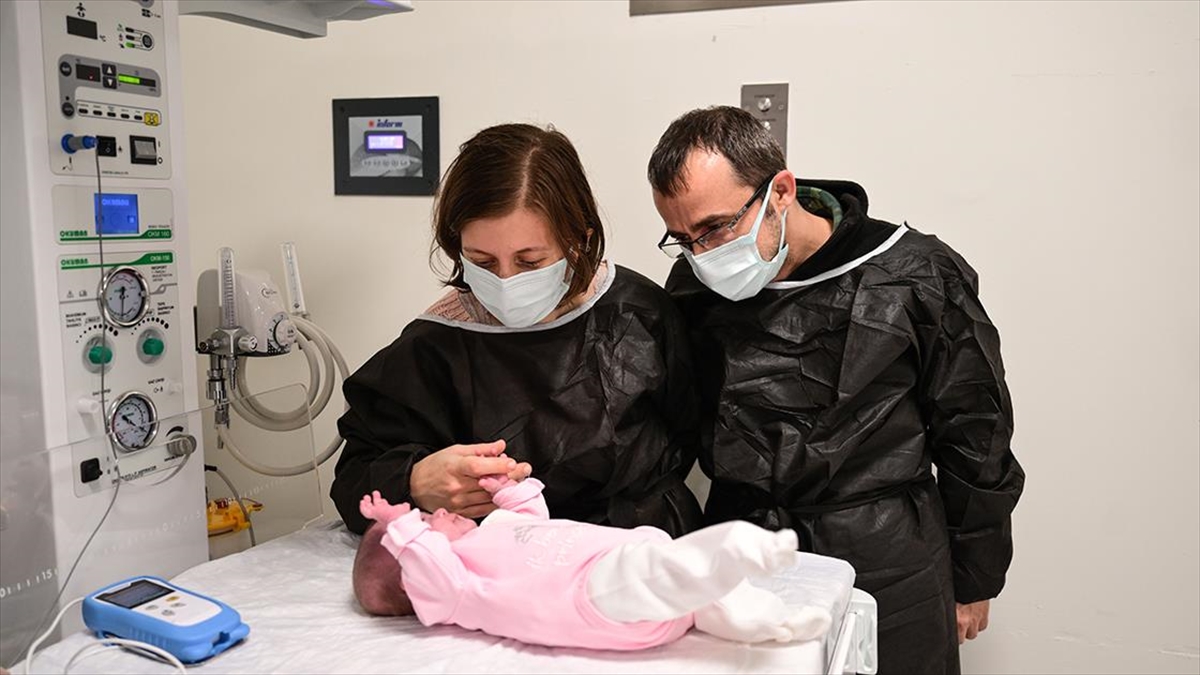 370 gram ağırlığında doğan "mikro prematüre" Melin Deniz Tuncalı, 155
