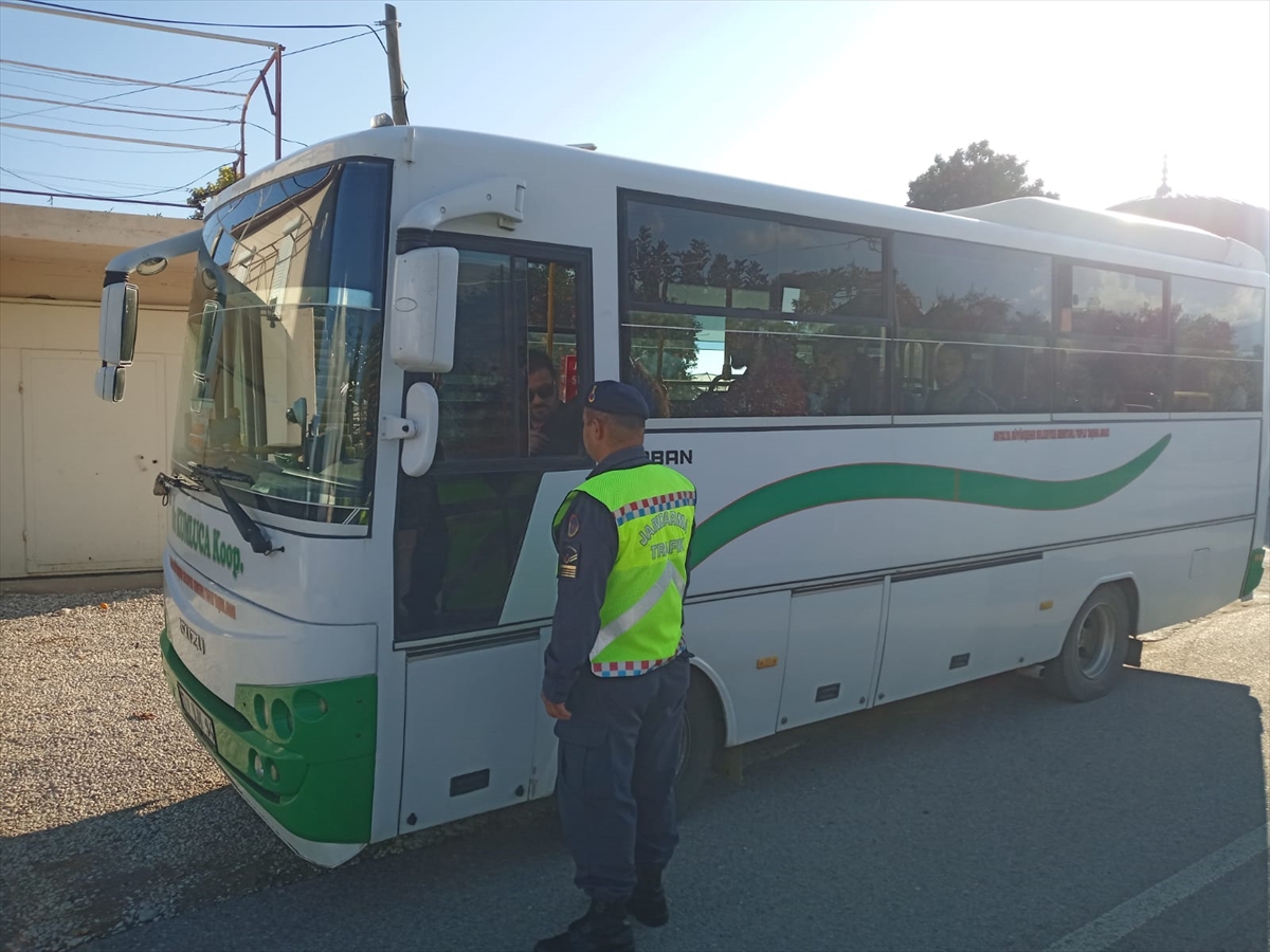 Antalya'daki trafik denetimlerinde 17 bin 845 lira ceza kesildi