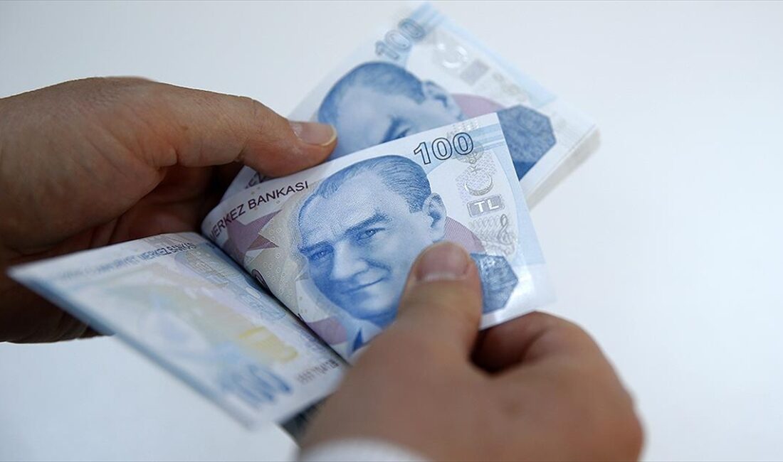 İşçi, işveren ve hükümet temsilcilerinden oluşan Asgari Ücret Tespit Komisyonu,