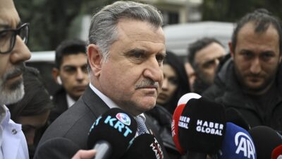 İSTANBUL (AA) – Bakan Bak, S&uuml;per Lig’de d&uuml;n akşam oynanan