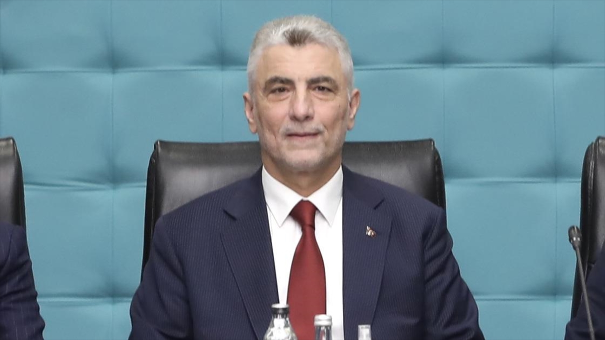 Ticaret Bakanı Ömer Bolat, "2023'te iç piyasada gıda, makine, tekstil,