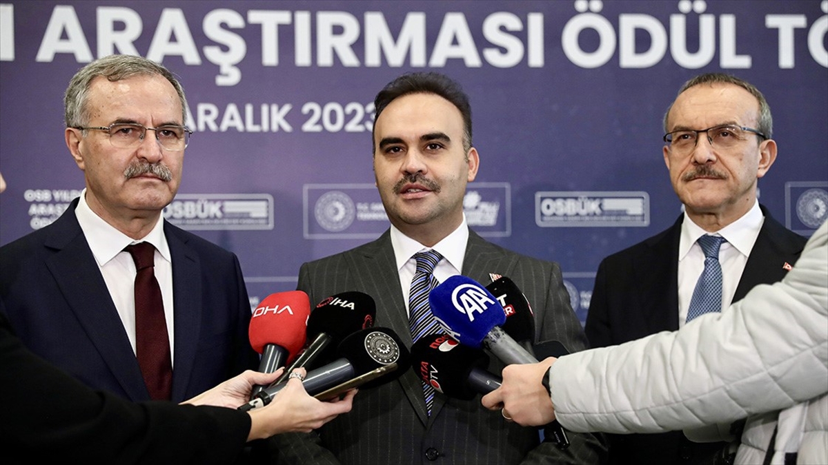 Sanayi ve Teknoloji Bakanı Mehmet Kacır, "TÜBİTAK ve sektör temsilcilerinin