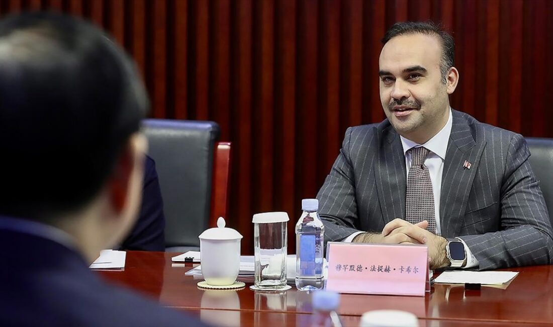 Sanayi ve Teknoloji Bakanı Kacır, Türkiye'de yeni nesil teknoloji yatırımlarını