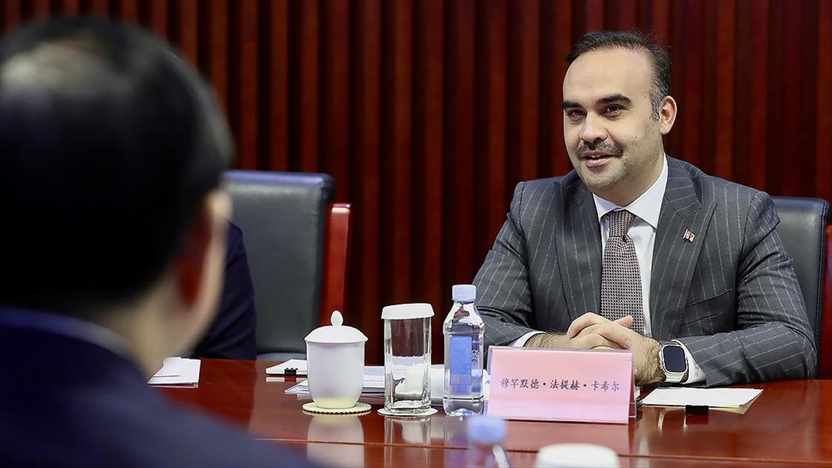 Sanayi ve Teknoloji Bakanı Kacır, Türkiye'de yeni nesil teknoloji yatırımlarını
