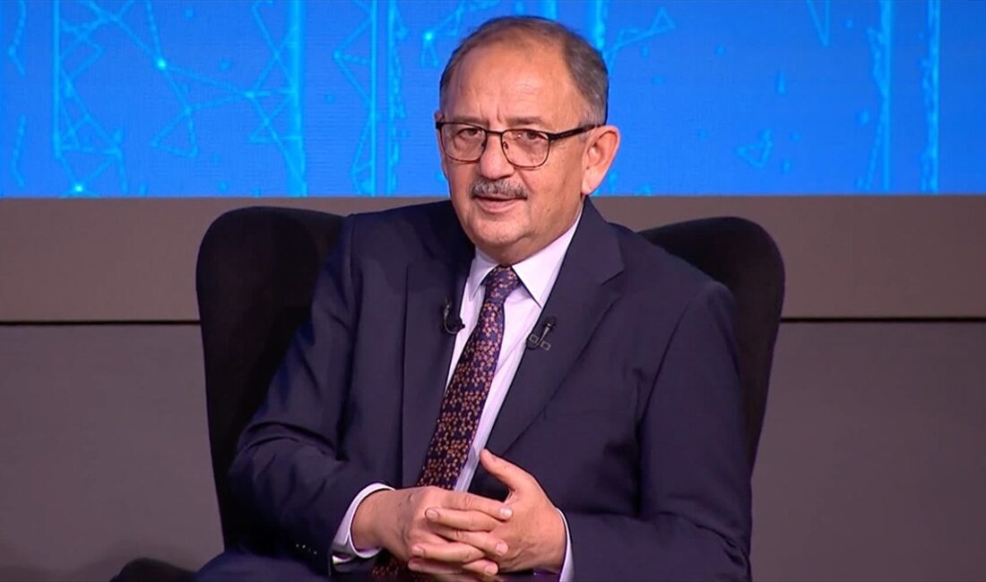 Çevre, Şehircilik ve İklim Değişikliği Bakanı Mehmet Özhaseki, İstanbul'da kentsel