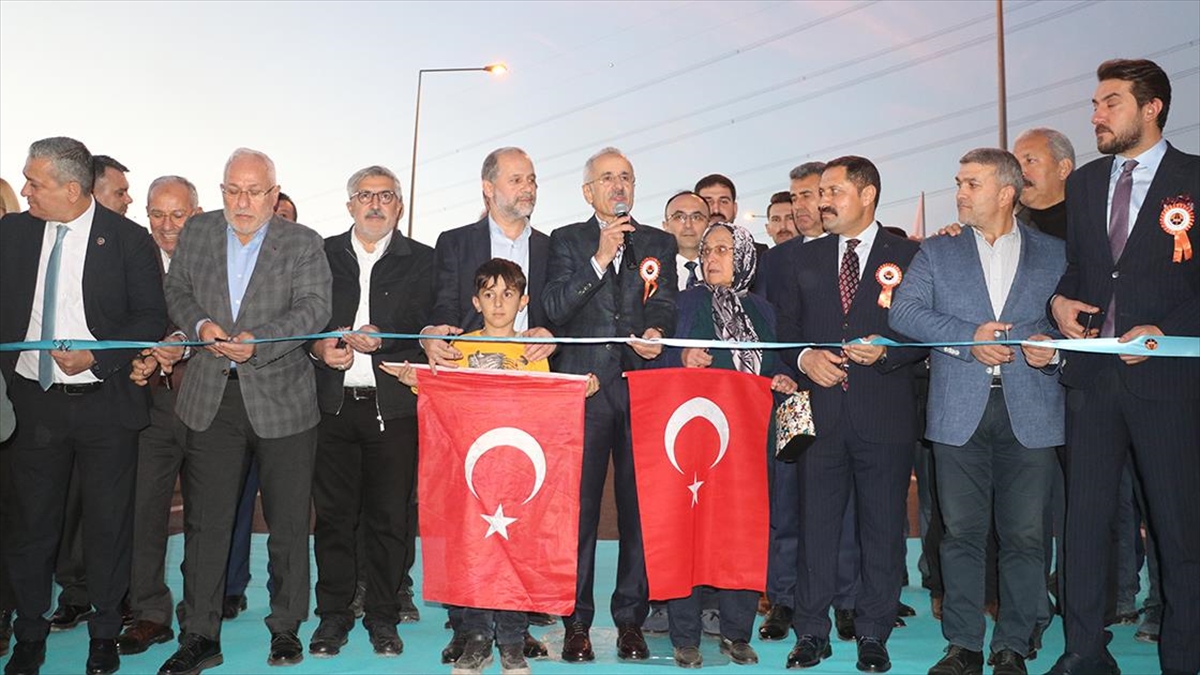 Ulaştırma ve Altyapı Bakanı Abdulkadir Uraloğlu, "Organize Sanayi Bölgesi, demir-çelik