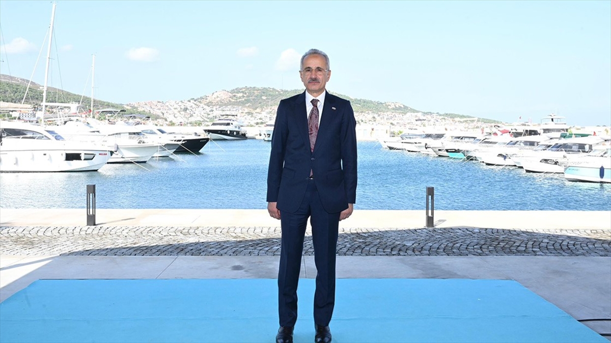 Ulaştırma ve Altyapı Bakanı Uraloğlu, Türkiye'nin kruvaziyer turizminde hareketli bir
