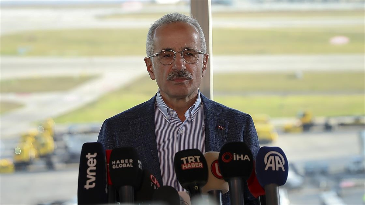 Ulaştırma ve Altyapı Bakanı Abdulkadir Uraloğlu, Kuzey Marmara Otoyolu'nda meydana