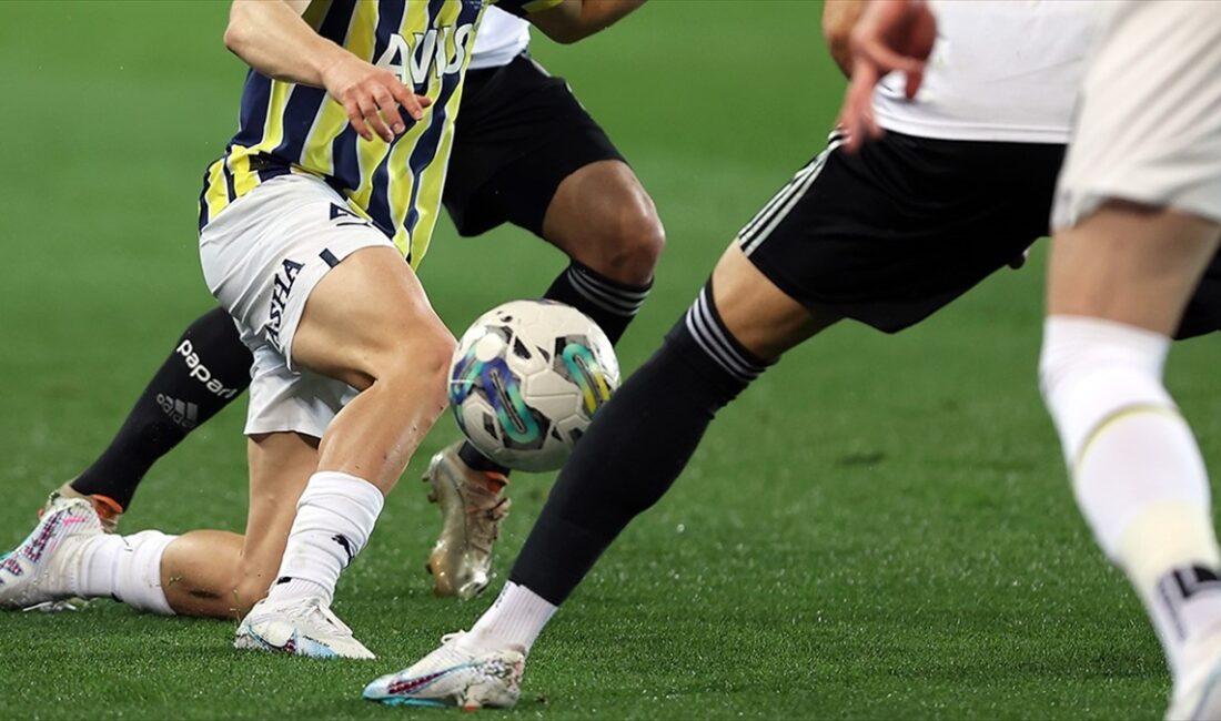 Beşiktaş ile Fenerbahçe, Trendyol Süper Lig'in 15. haftasında yarın yapacakları