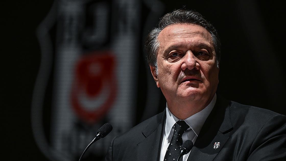 Beşiktaş Kulübü Başkanı Hasan Arat, teknik direktör konusunda görüştükleri isimler