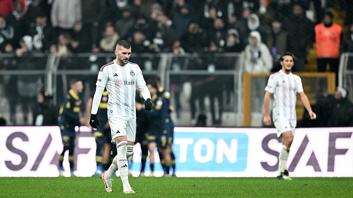Trendyol Süper Lig'de ağırladığı Fenerbahçe'ye mağlup olan siyah-beyazlı takım, henüz