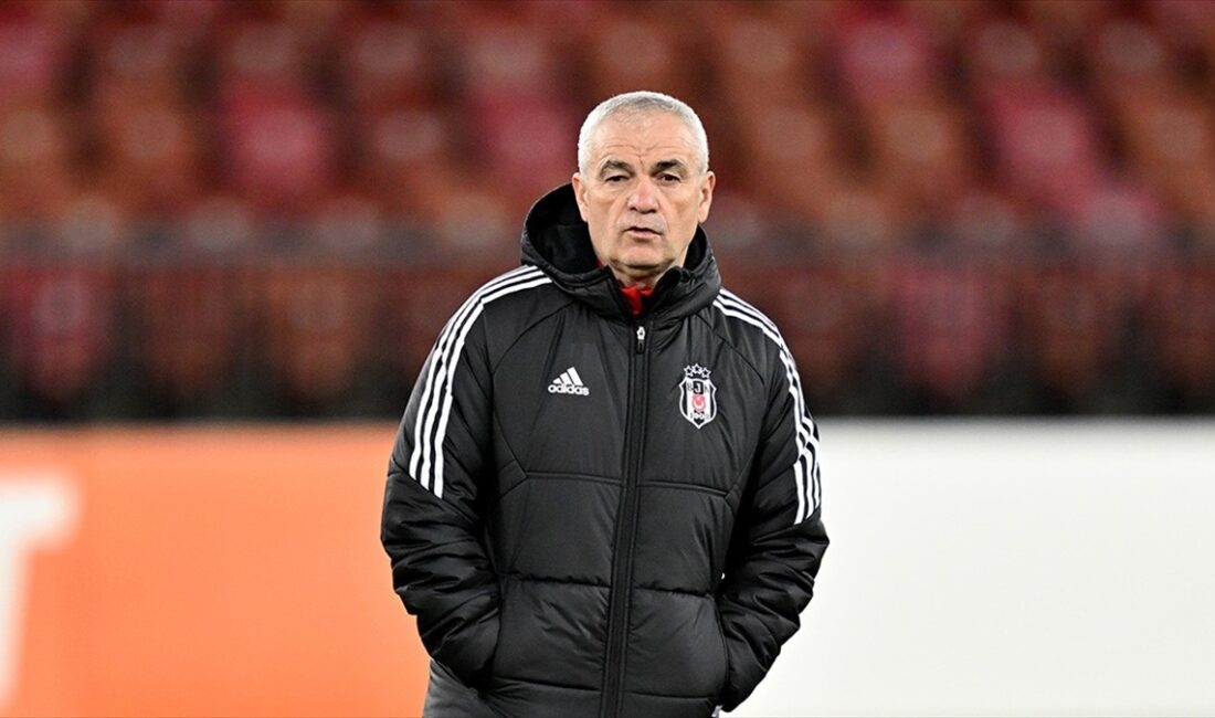 Bu sezon sergilediği performansla hayal kırıklığı yaşatan Beşiktaş'ın yollarını ayırdığı