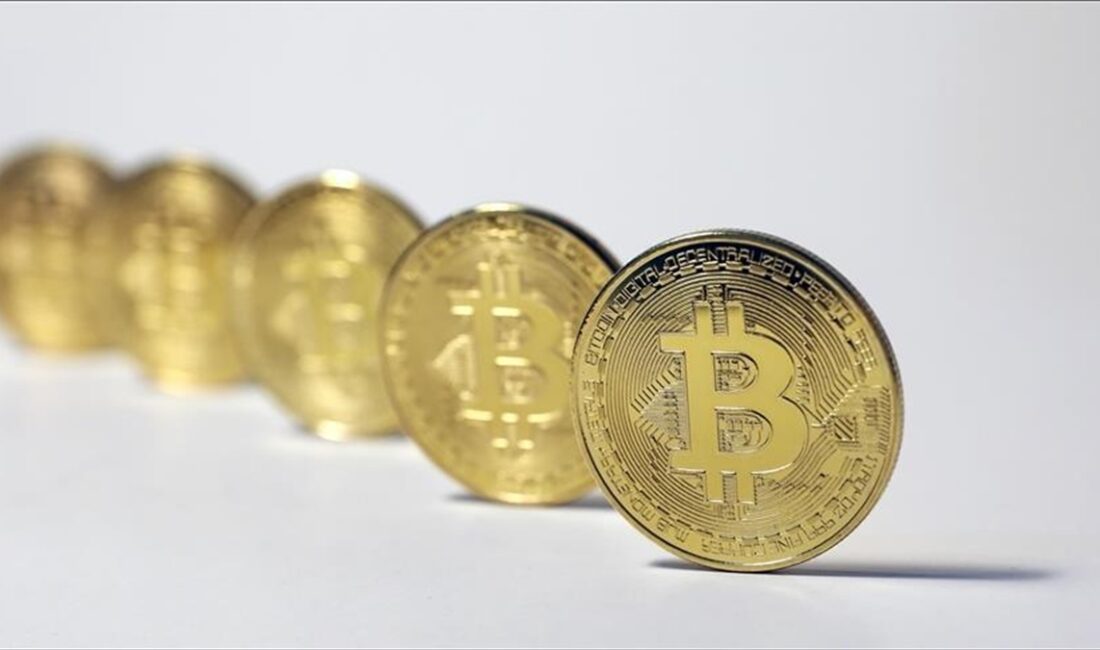 Bitcoin, sabah saatlerinde yaklaşık yüzde 2 değer kazanarak geçen yılın