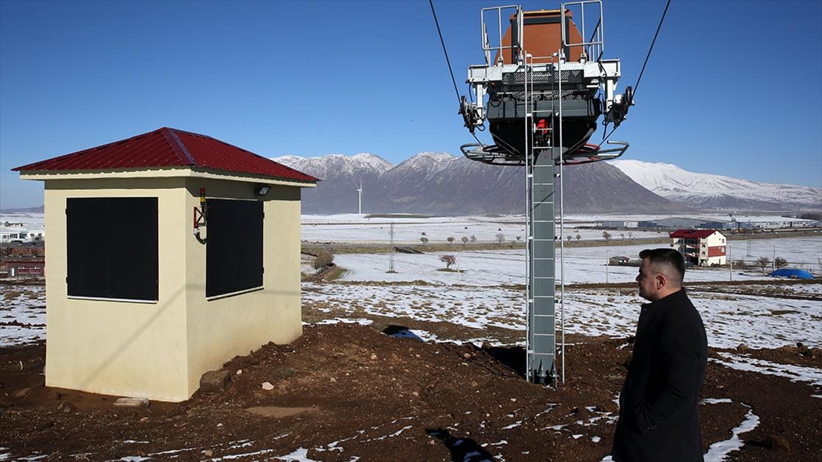 Türkiye'nin en fazla kar alan illerinden Bitlis'te, sezon hazırlıklarının tamamlandığı