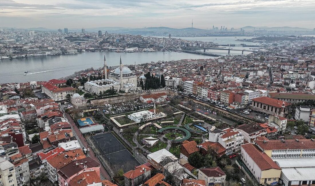 Bizans döneminde su kaynakları bakımından yetersiz olan kente taşınan suyu