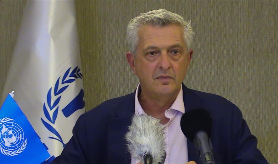 CENEVRE (AA) – Cenevre’de düzenlenen forumun açılış programında, Grandi’nin yanı