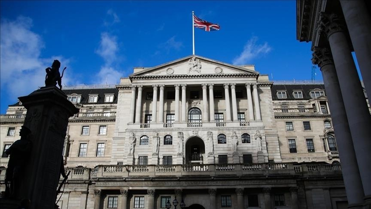 Ekonomistler, İngiltere Merkez Bankasının (BoE) bugün mesajlarında "şahin" tutum sergileyerek