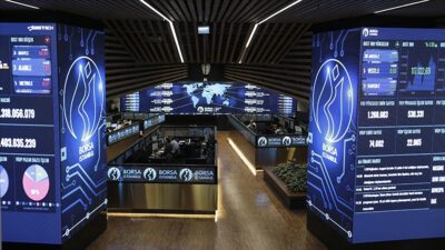 Borsa İstanbul'da BIST 100 endeksi, haftaya yüzde 0,41 düşüşle 7.526,56