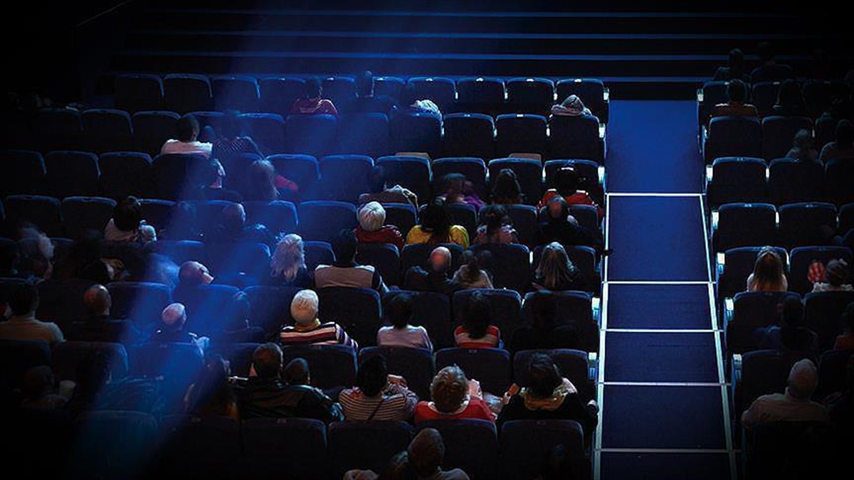 Türkiye'deki sinema salonlarında 2023 yılının son haftasında ikisi yerli 7