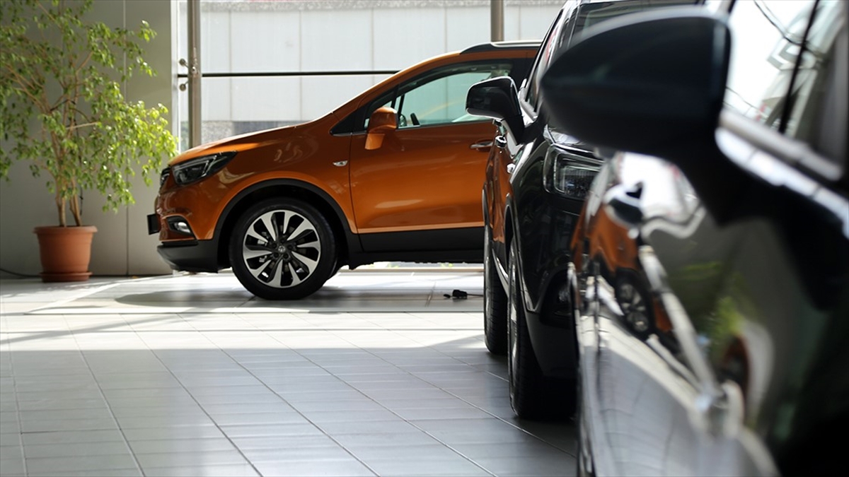 Türkiye'de faaliyet gösteren otomotiv markalarının üst yöneticileri, pazarın 2023'te rekor