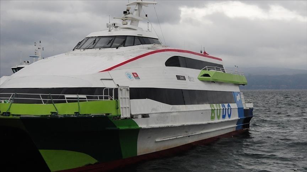 Bursa Büyükşehir Belediyesince Bursa ile İstanbul arasında işletilen deniz otobüsünün