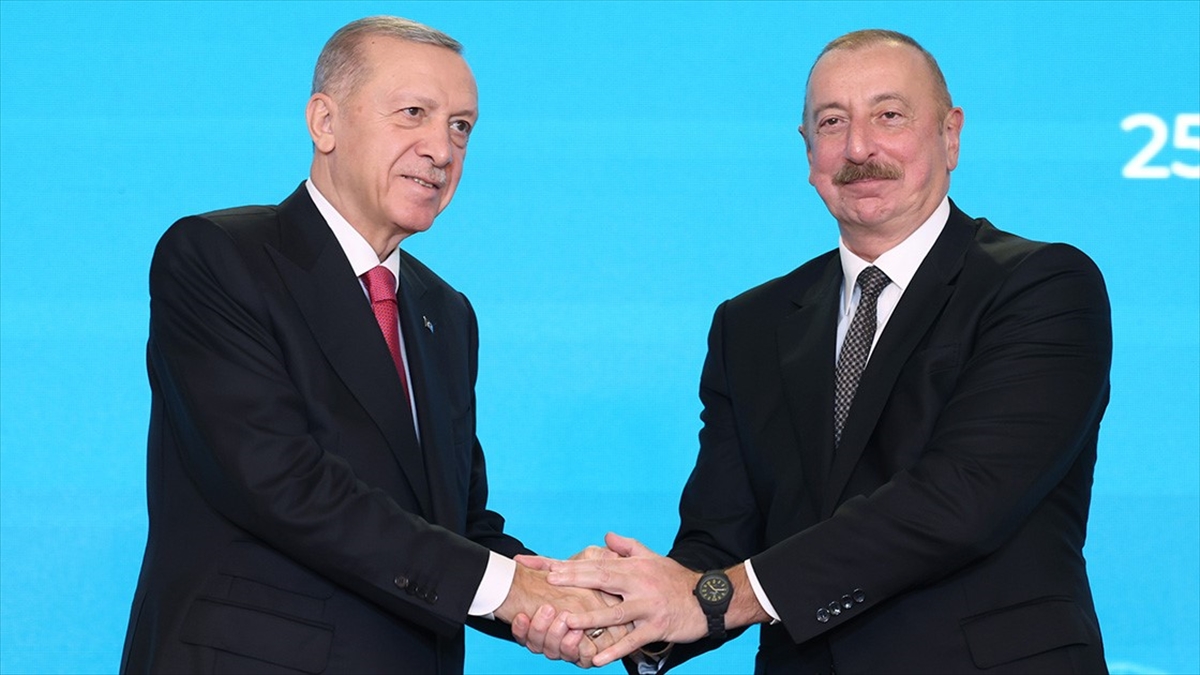 Cumhurbaşkanı Recep Tayyip Erdoğan, Azerbaycan Cumhurbaşkanı İlham Aliyev'i doğum günü