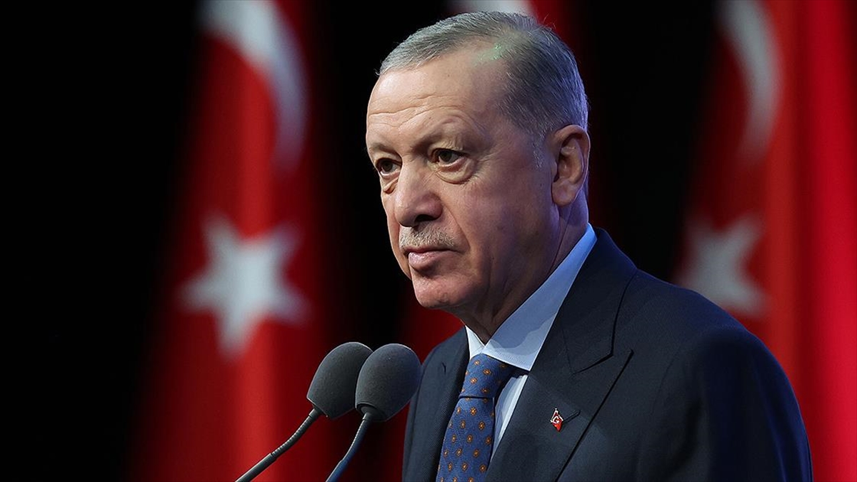 Cumhurbaşkanı Erdoğan, hakem Meler ile telefon görüşmesinde, olaydan duyduğu üzüntüyü