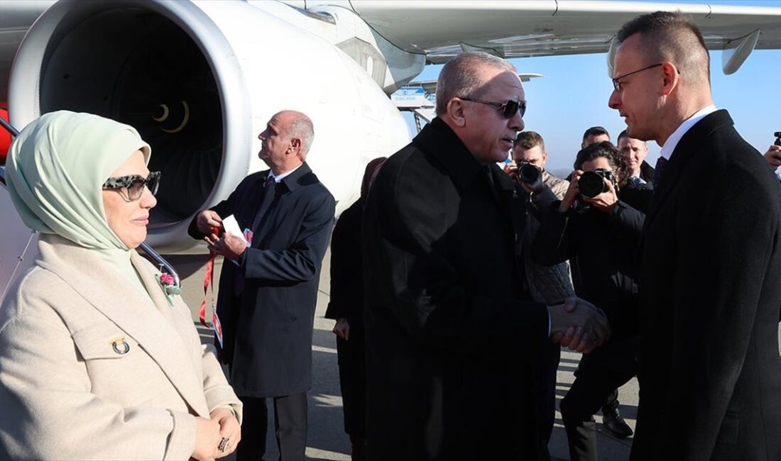 Cumhurbaşkanı Erdoğan Macaristan'a geldi Cumhurbaşkanı Recep Tayyip Erdoğan, Macaristan Başbakanı Viktor Orban'ın davetine icabetle