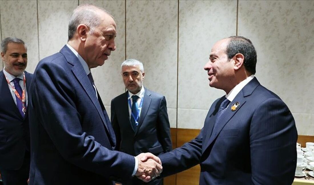 Cumhurbaşkanı Recep Tayyip Erdoğan, Mısır Cumhurbaşkanı Abdülfettah es-Sisi ile telefonda