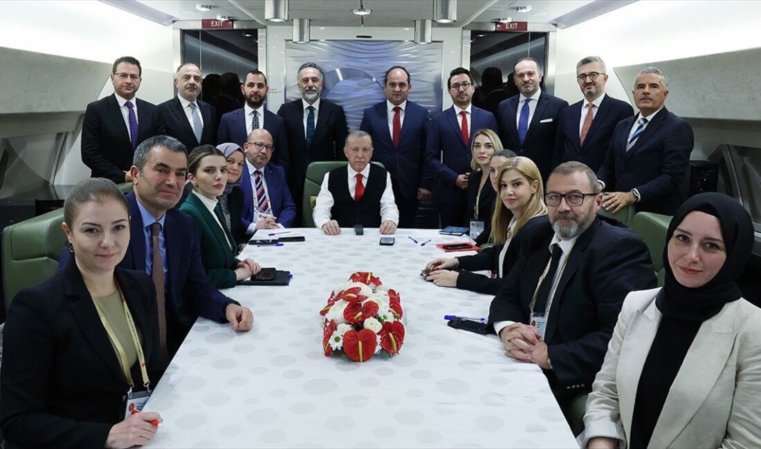 Cumhurbaşkanı Erdoğan: Ziyaretimin Türkiye-Yunanistan ilişkilerinde yeni bir sayfa açacağına inanıyorum Cumhurbaşkanı Erdoğan, "Gayet olumlu atmosferde geçen ziyaretimin Türkiye-Yunanistan ilişkilerinde yeni